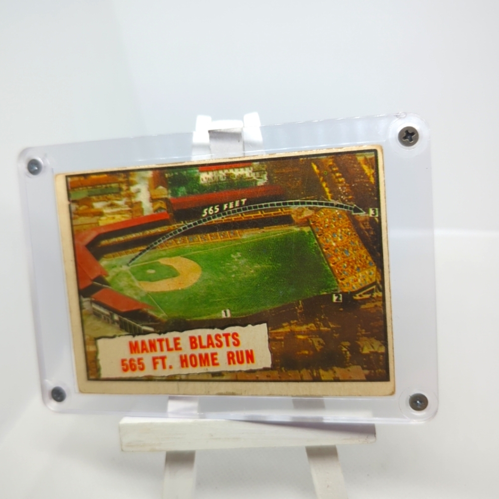 1961 Topps #406 Mickey Mantle Blasts 565 FT Home Run NY Yankees Hall of Fame